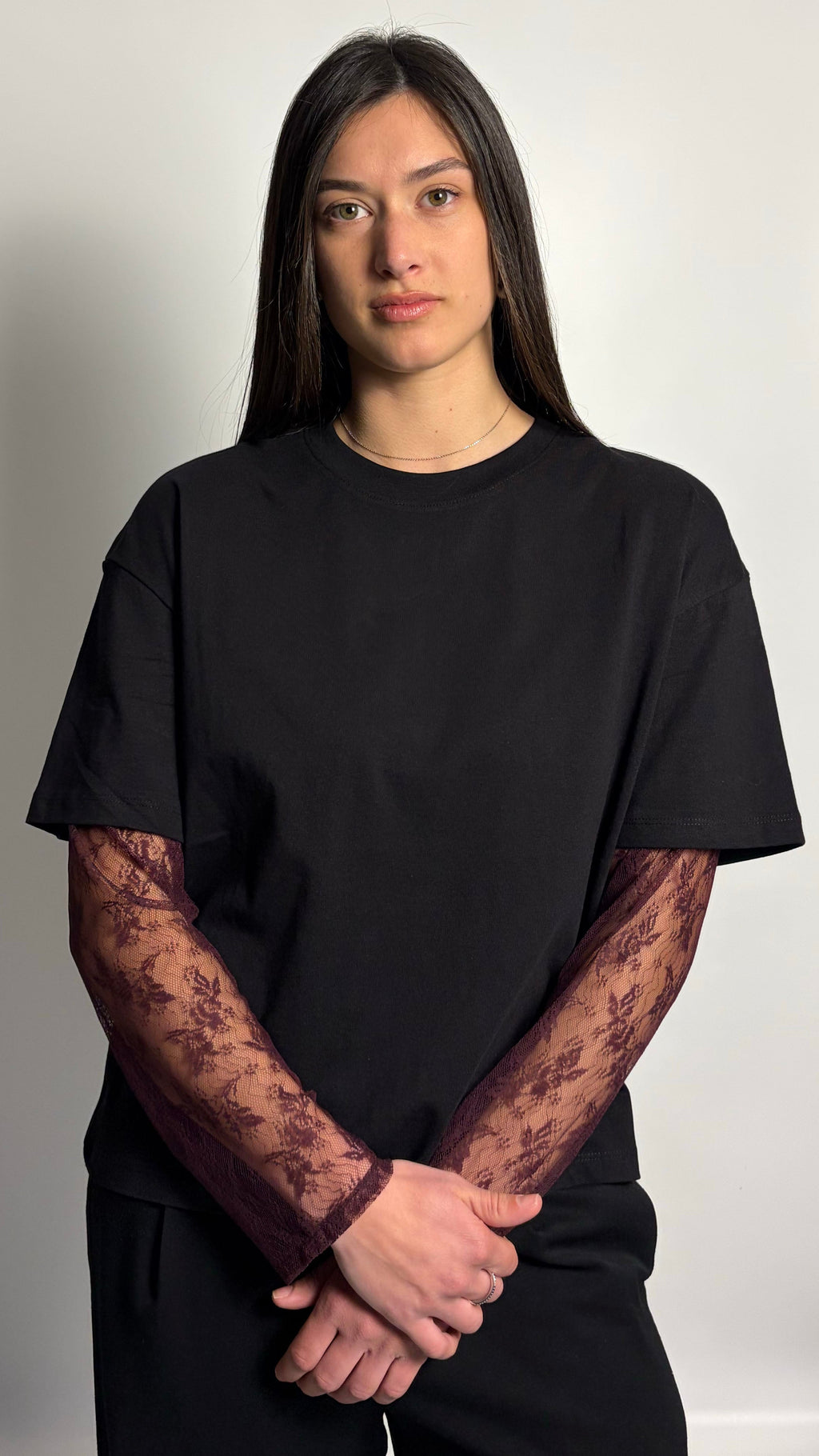 T-Shirt Boxy Fit Doppia Manica Nero / Pizzo Bordeaux